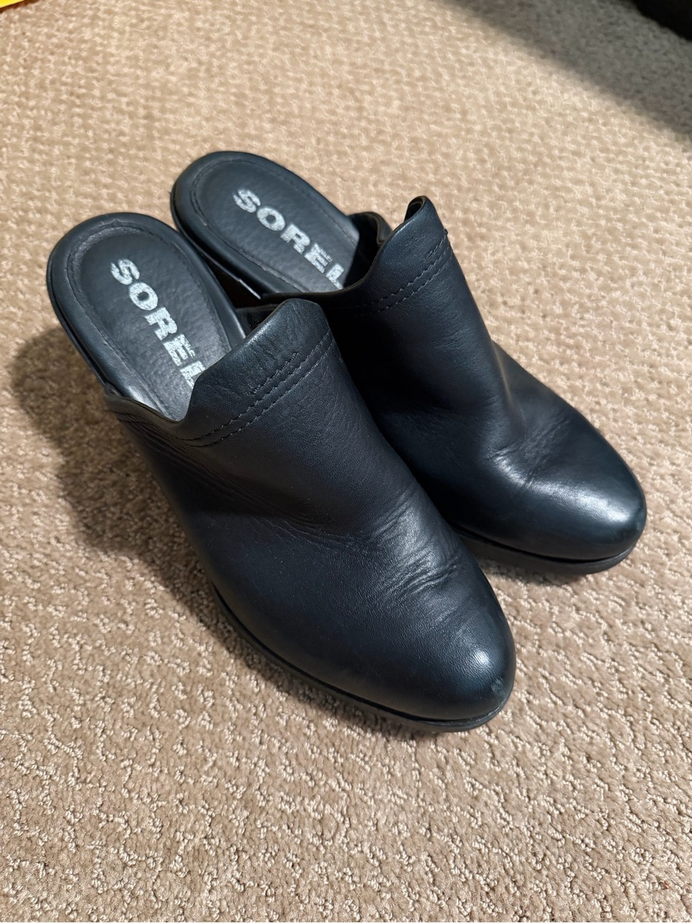 Sorel Black Leather Slip-On Mule Clogs
